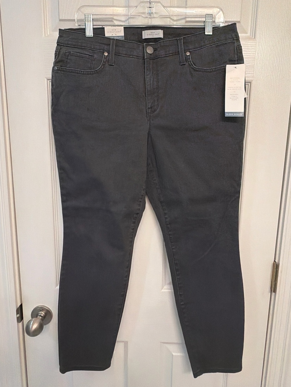 NWT Women’s New Directions Sleek Sculpt Jeans Black Size 12 Skinny Ankle